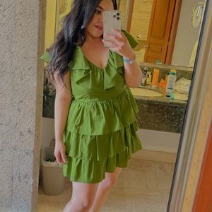 Ruffle green dress 👗
